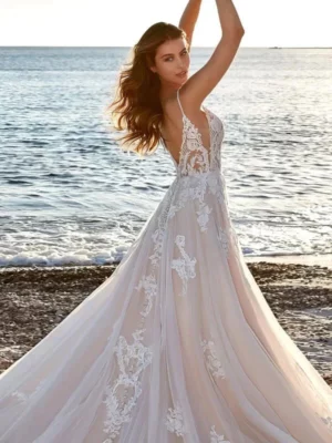 Robe de Mariée Bohème Chic à Fleurs – Image 2