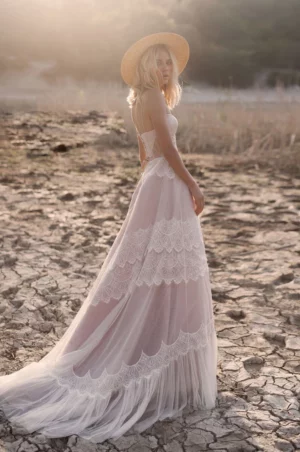 Robe de Mariée Fluide Bohème – Image 2