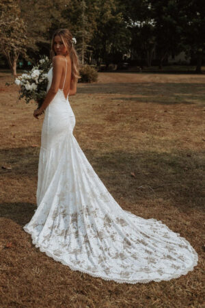 Robe de Mariée Simple et Élégante Bohème – Image 7