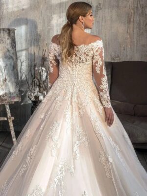 Long Sleeves Scoop Neck Wedding Dress Plus Size Customized Vestido De Noiva Lace Appliques Back Zip with Button Bridal Dresses – Image 4