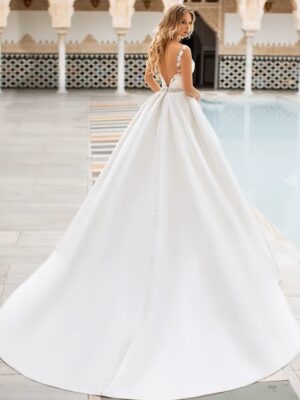Sexy A Line Wedding Dress Lace Appliques Satin Bridal Dress Bohemian Wedding gowns Floor Length Customized vestido de noiva 3 H67701462f1134d4d94c113e925bbd1b1q Cropped