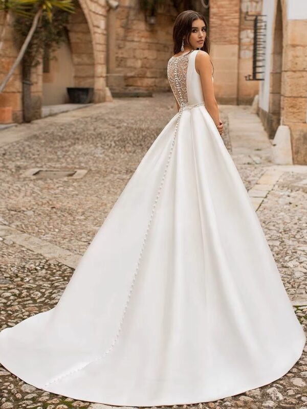 SoDigne Satin Princess Wedding Dresses Scoop Neck Pockets Bride Dresses Buttons Country Elegant Wedding Gowns Customized – Image 2
