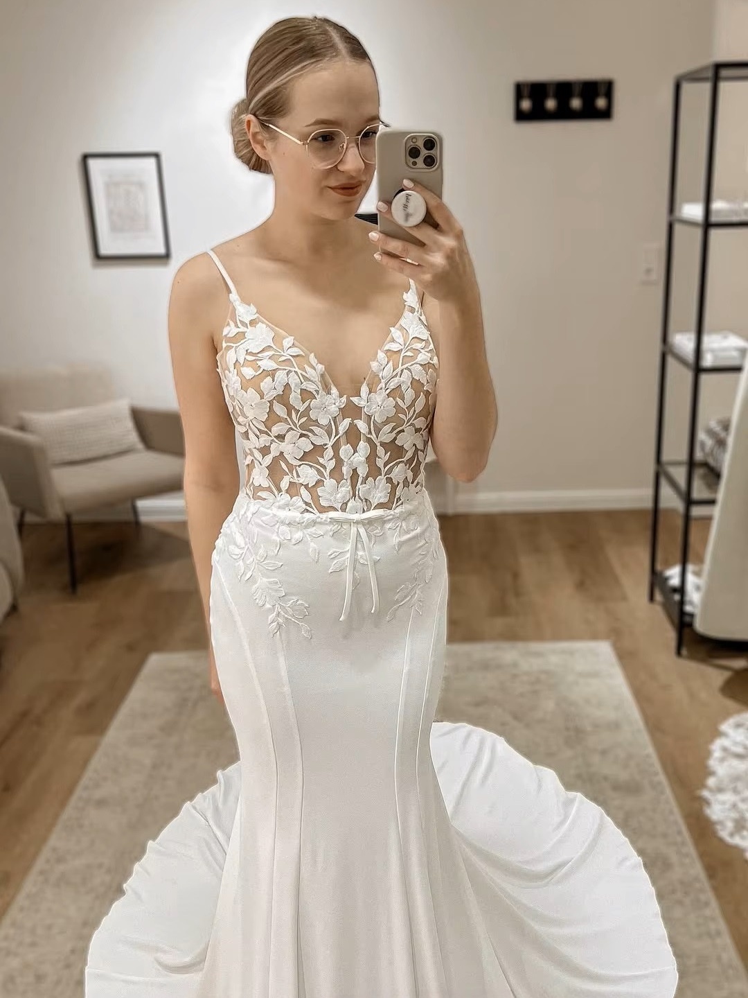 SoDigne Mermaid Satin Appliques Wedding Dresses V Neck Sleeveless Bridal Dress Long Wedding Gown Robe De Mairee Customized  3 SoDigne Mermaid Satin Appliques Wedding Dresses V Neck Sleeveless Bridal Dress Long Wedding Gown Robe De Mairee Customized  – Image 3