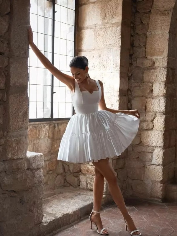 Customized Beach Mini Wedding Dresses Sexy Spaghetti Straps Bride Dresses Simple Square Collar Backless Short Wedding Gowns 2025 1 Customized Beach Mini Wedding Dresses Sexy Spaghetti Straps Bride Dresses Simple Square Collar Backless Short Wedding Gowns 2025