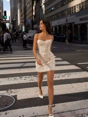 Simple Mini Lace Wedding Dress Sleeveless Appliques Sexy Strapless Open Back Bridal Dress Elegant Short Dress 2025 Customized 5 S3b2fb3514e5146789e73d56bf6ff9808i Cropped