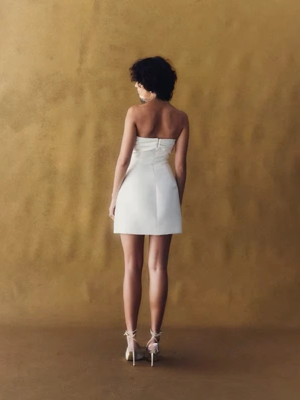 Boho Mini Sheath Satin Wedding Dress 2025 Sexy Strapless Open Back With Zipper Formal Pleat Sleeveless Short Growns Customized 2 Boho Mini Sheath Satin Wedding Dress 2025 Sexy Strapless Open Back With Zipper Formal Pleat Sleeveless Short Growns Customized – Image 2