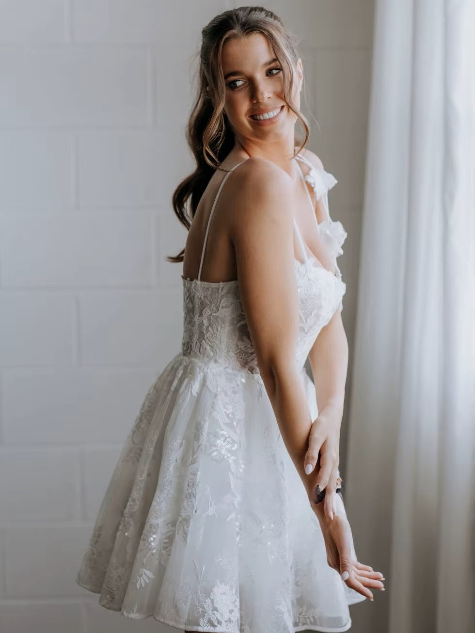 SoDigne Short Appliques Wedding Dresses A-line Sweetheart Sleeveless Tulle Bridal Dress Beach Mini Wedding Gown 2025 customized 2 SoDigne Short Appliques Wedding Dresses A-line Sweetheart Sleeveless Tulle Bridal Dress Beach Mini Wedding Gown 2025 customized – Image 2